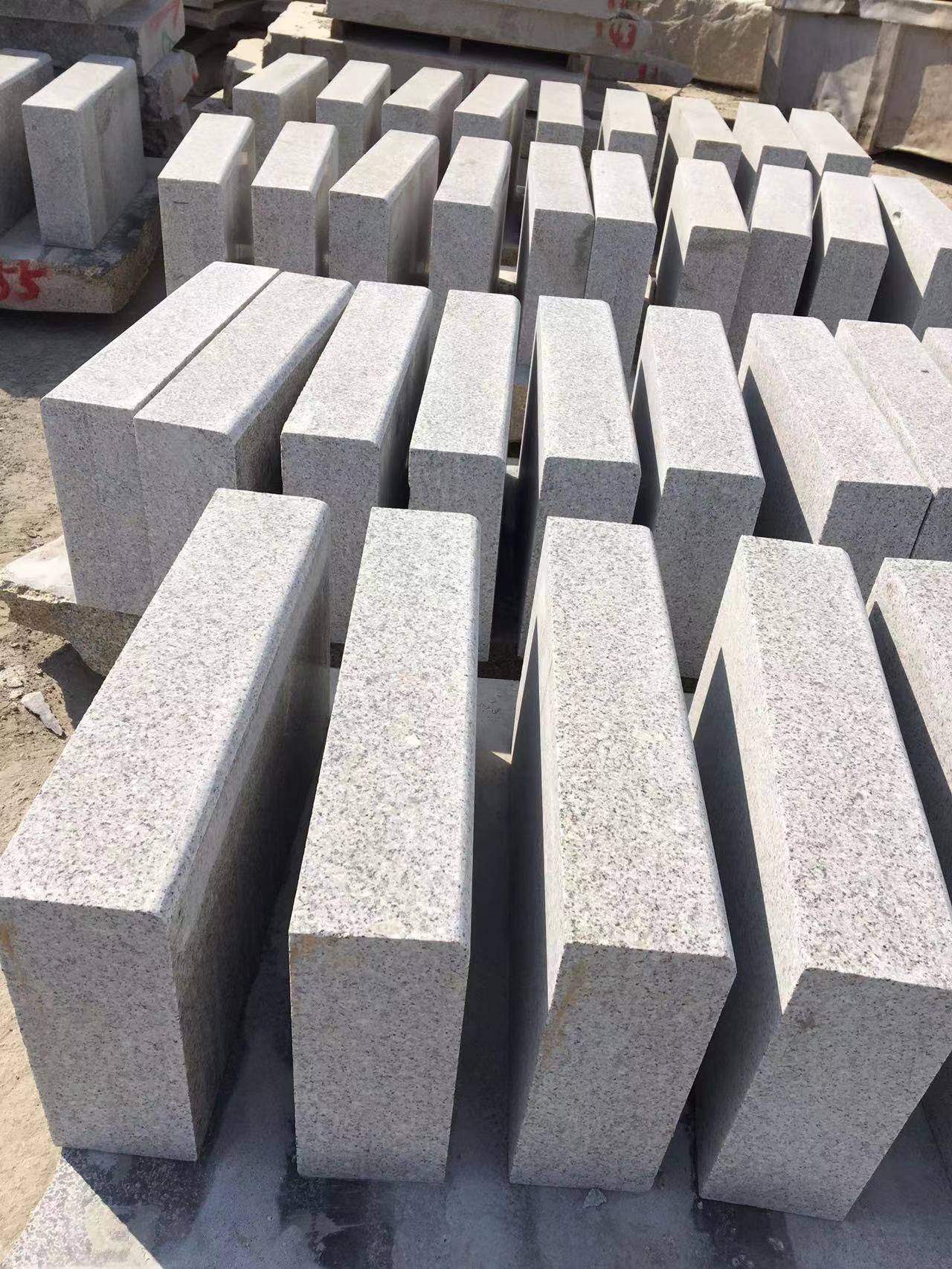 专业花岗岩石材厂家 地铺石与路沿石的精细化加工与表面处理